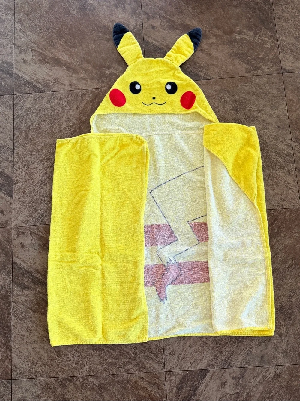 Pokémon Pikachu Hooded Bath Or Beach Towel Youth Child